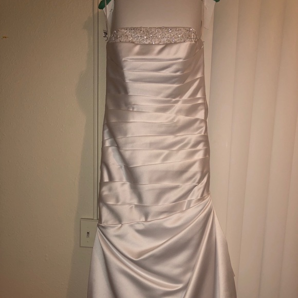 Wedding Dress - Picture 5 of 5